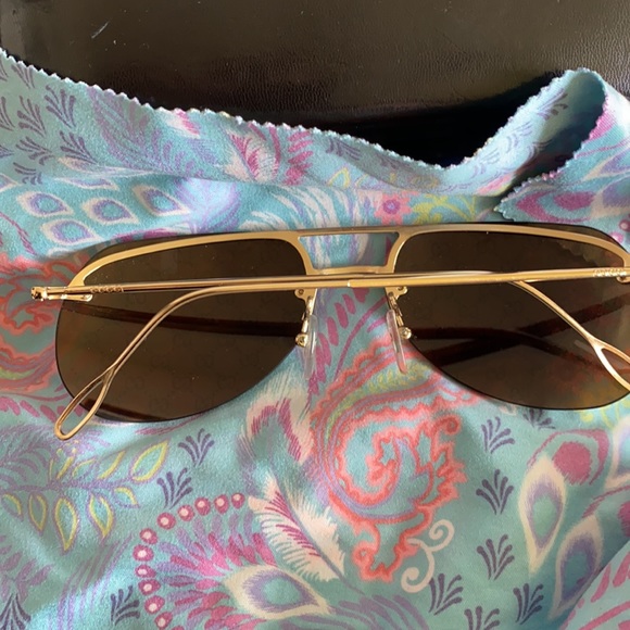 Gucci Hologram Aviator Sunglasses. - Picture 2 of 6